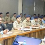 कर्तव्यनिष्ठा को मिला सम्मान,एसएसपी देहरादून ने उत्कृष्ट कार्य करने वाले पुलिस कर्मियों को किया सम्मानित,एसएसपी ने कार्यालय में आयोजित सम्मेलन में पुलिस कर्मियों की समस्याओ की ली जानकारी,सामने आई समस्याओ के त्वरित निस्तारण के उपस्थित अधिकारियों को दिये निर्देश।