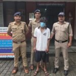 देहरादून की ऋषिकेश पुलिस ने मुज़फ्फरनगर निवासी सोफियान को किया गिरफ्तार, पकडे गये आरोपी ने नाबालिक लड़की हो होटल मे लेजाकर किया था बलात्कार, पुलिस ने नियमो का उल्लंन करने वाले होटल मैंनेज़र और संचालक को भी लिया हिरासत मे, पुलिस ने पर्यटन विभाग को होटल का लइसेंस निरस्त करने के लिए भेजी रिपोर्ट.!
