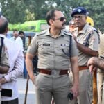 बनभूलपुरा रेलवे भूमि अतिक्रमण मामले का निर्णय की सुनवाई से पहले नैनीताल पुलिस सतर्क,बनभूलपुरा क्षेत्र में कानून व्यवस्था बनाए रखने हेतु नैनीताल पुलिस ने निकला फ्लैग मार्च, कानून वयवस्था को मजाक समँझने वालों को कायदे मे रहने का दिया संदेश.!