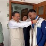 एशियन गेम्स में कांस्य पदक जीतने वाले बॉक्सर कपिल पोखरिया ने मुख्यमंत्री धामी से की भेंट