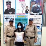एसएसपी देहरादून के नेतृत्व में नशा तस्करों पर दून पुलिस की ताबड़तोड़ कार्यवाही,अवैध मादक पदार्थो के साथ 02 महिला नशा तस्करों सहित 03 अभियुक्तों को पुलिस ने किया गिरफ्तार,अभियुक्तों के कब्जे से 05 लाख रू0 अधिक अनुमानित मूल्य की 16.79 ग्राम स्मैक तथा 03 किलोग्राम गांजा हुआ बरामद,गिरफ्तार महिला अभियुक्ता पूर्व में भी मादक पदार्थों की तस्करी में जा चुकी है जेल, अभियुक्ता के विरूद्ध पूर्व में भी दर्ज हैं कई अभियोग. ! 