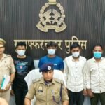 मुज़फ्फरनगर की तितावी पुलिस ने ऑपरेशन किसान प्रहरी के तहत ट्रांसफार्मर कॉयल व बिजली के तार चोरी करने वाले अन्तर्राज्यीय गिरोह का किया पर्दाफाश, बदमाशों और पुलिस के बीच मुठभेड के बाद एक घायल सहित 4 अभियुक्त किये गिरफ्तार,पुलिस ने आरोपियों के पास से से 2 अदद तमंचा 315 बोर, 02 खोखा कारतूस 315 बोर ,02 जिन्दा कारतूस 315 बोर ,02 अदद नाजायज चाकू किये बरामद ।