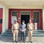 मादक पदार्थो की तस्करी में लिप्त 1अभियुक्त को पुलिस ने किया गिरफ्तार, अभियुक्त के कब्जे से साढे 6 लाख रू0 अनुमानित मूल्य की 22.81 ग्राम अवैध स्मैक हुई बरामद