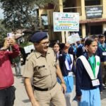 एसएसपी देहरादून के निर्देशों पर फिर चली दून पुलिस की पाठशाला,नुक्कड़ – नाटकों के माध्यम से स्कूली छात्र/छात्राओं को नशे के दुष्प्रभावों तथा उससे बचाव के उपायों के सम्बन्ध में किया जागरूक,आमजन को नशे के प्रति जागरूक करने के उद्देश्य से स्कूली छात्र/छात्राओं व अध्यापकों के साथ निकाली जागरूकता रैली.,