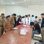 प्रेमनगर स्थित निजी शिक्षण संस्थान में बिना पूर्व सूचना के औचक निरीक्षण हेतु पहुँची पुलिस व डाक्टरों की संयुक्त टीम, रेन्डमली 115 छात्र/छात्राओं का ड्रग्स किट से किया गया मेडिकल टेस्ट