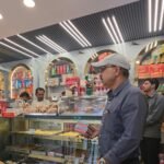 त्यौहारी सीज़न को लेकर खाद्य संरक्षा एवं औषधि प्रशासन चौकस, सहस्त्रधारा रोड की स्वीट्स शॉप पर छापेमारी,बीकानेर स्वीट शॉप से चार मिठाईयो के लिए संपेल,मिठाइयों की ट्रे पर निर्माण और अवसान तिथि लिखना अनिवार्य- विनय शंकर पांडेय !
