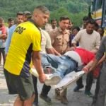 सहस्त्रधारा में सड़क से 50 मीटर नीचे खाई में गिरी कार, SDRF ने रेस्क्यू कर तीन घायलों को सुरक्षित निकाला